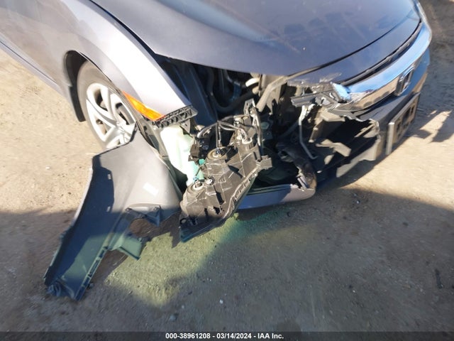 Honda Civic Lx 2018 2HGFC2F59JH580136 Image 6