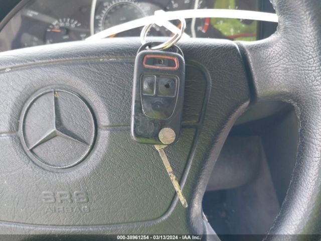 1999 MERCEDES-BENZ CL 500 WDBGA70G1XA426803 Photo 10