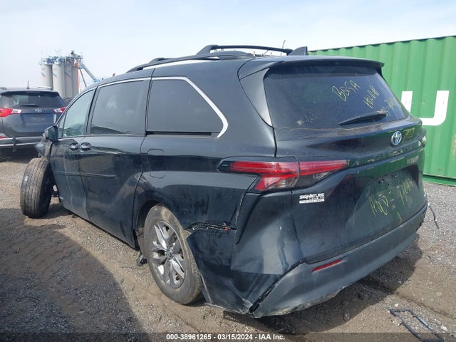 Toyota SIENNA XLE 2021 5TDYRKEC4MS060504 Image 3