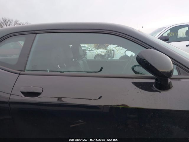 2C3CDZAGXLH210563 Dodge Challenger Sxt