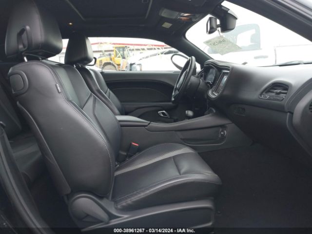 2C3CDZAGXLH210563 Dodge Challenger Sxt