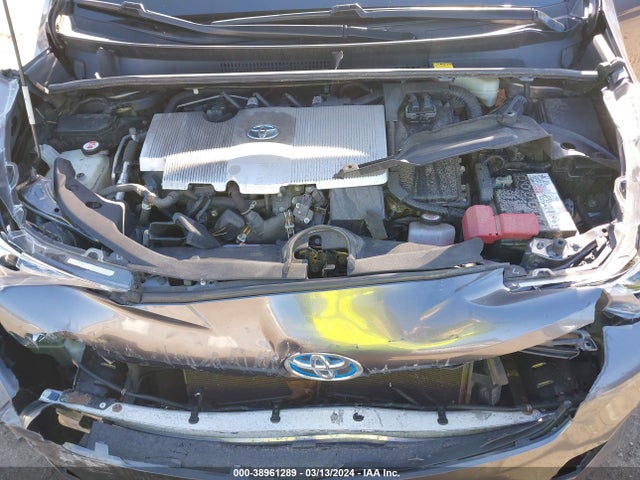 Toyota Prius Two 2016 JTDKBRFU7G3021910 Image 10