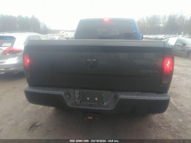 1C6RR7FG2KS513811 RAM 1500 Classic Express Quad Cab 4x4 6'4 Box