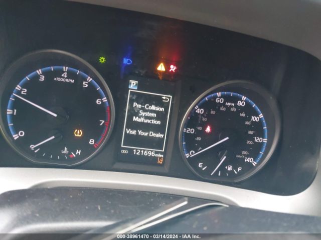2T3RFREV8HW641936 Toyota Rav4 Xle