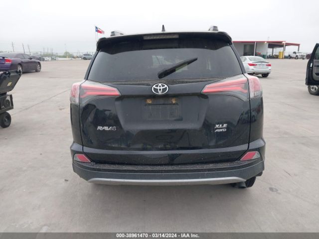 2T3RFREV8HW641936 Toyota Rav4 Xle
