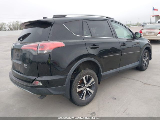 2T3RFREV8HW641936 Toyota Rav4 Xle