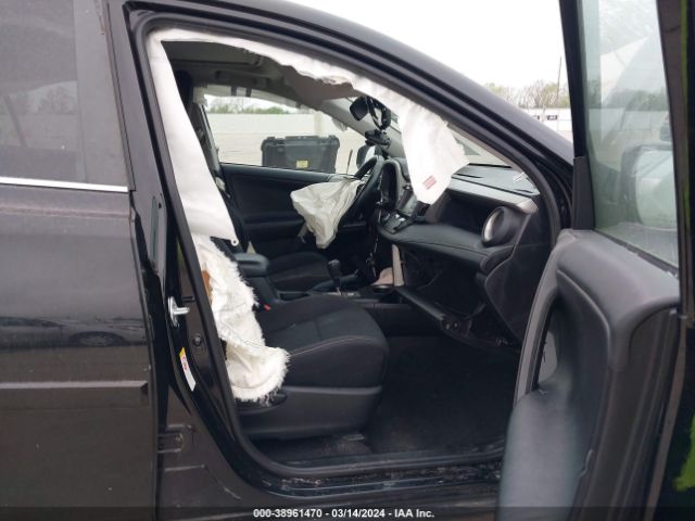 2T3RFREV8HW641936 Toyota Rav4 Xle