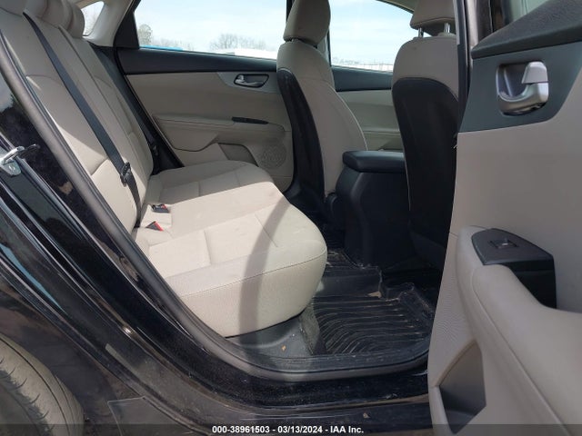 KIA Forte Lxs 2021 3KPF24AD3ME337059 Image 8