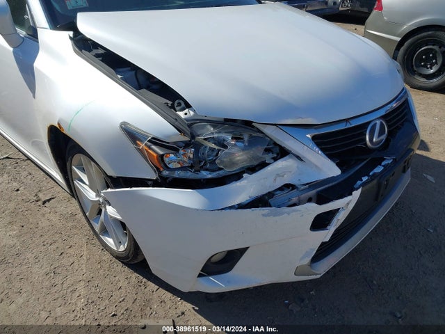 Lexus CT 200H 2015 JTHKD5BH7F2222141 Image 6