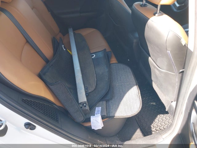 Lexus CT 200H 2015 JTHKD5BH7F2222141 Image 8