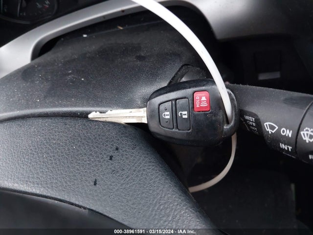 Toyota RAV4 LE 2018 JTMZFREV7JJ735343 Image 11