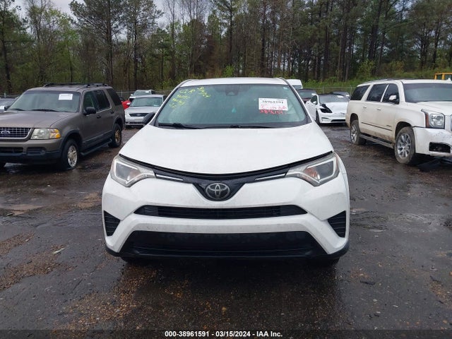 Toyota RAV4 LE 2018 JTMZFREV7JJ735343 Image 13