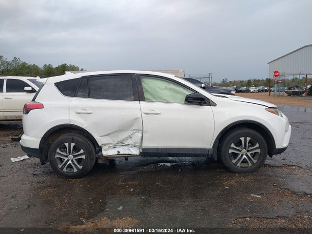 Toyota RAV4 LE 2018 JTMZFREV7JJ735343 Image 14