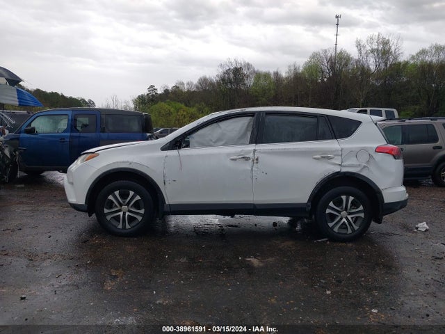 Toyota RAV4 LE 2018 JTMZFREV7JJ735343 Image 15