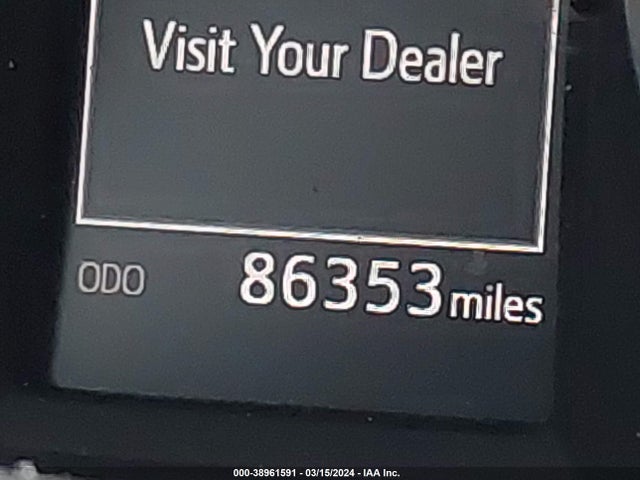 Toyota RAV4 LE 2018 JTMZFREV7JJ735343 Image 16
