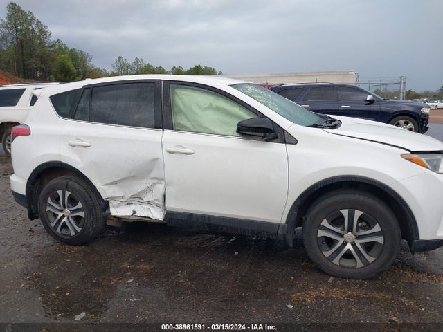 Toyota RAV4 LE 2018 JTMZFREV7JJ735343 Image 6