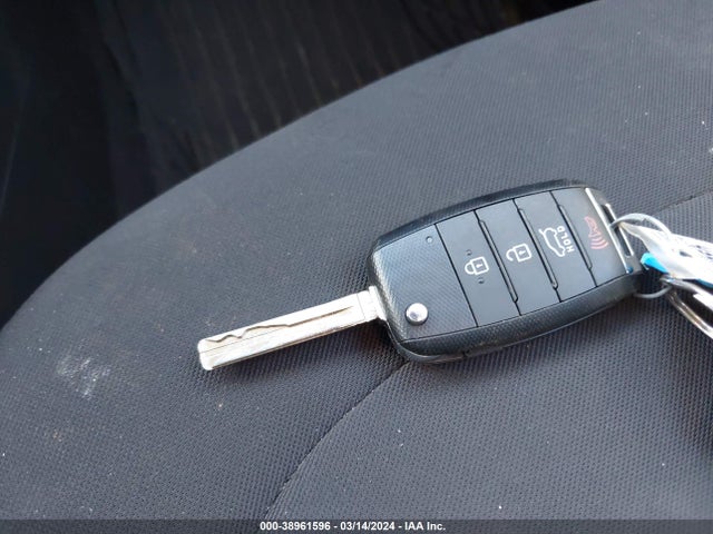 KIA Soul 2017 KNDJN2A24H7450500 Image 11