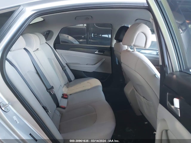 38961635 :رقم المزاد ، 5NPE34AF0GH339488 vin ، 2016 Hyundai Sonata Sport مزاد بيع