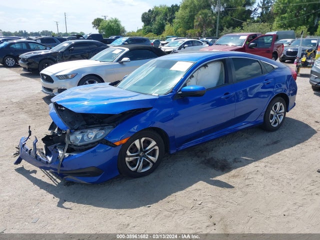 Honda Civic Lx 2018 2HGFC2F52JH558849 Image 2