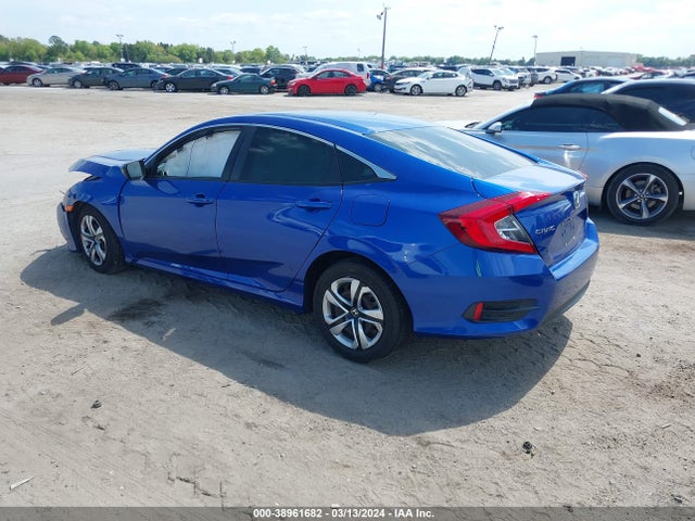 Honda Civic Lx 2018 2HGFC2F52JH558849 Image 3