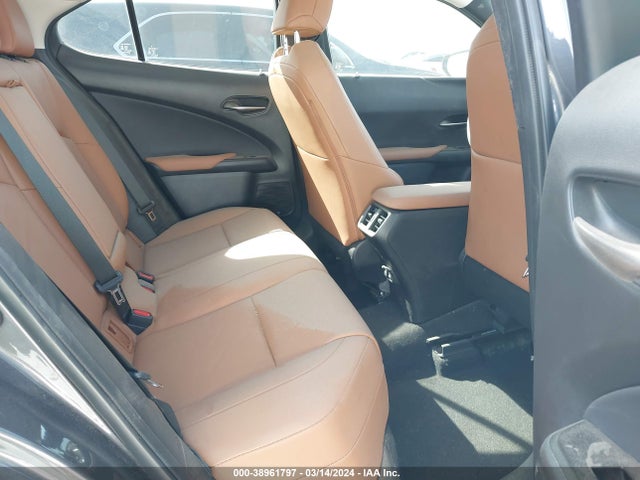 JTHX3JBH6N2051348 Lexus UX 200
