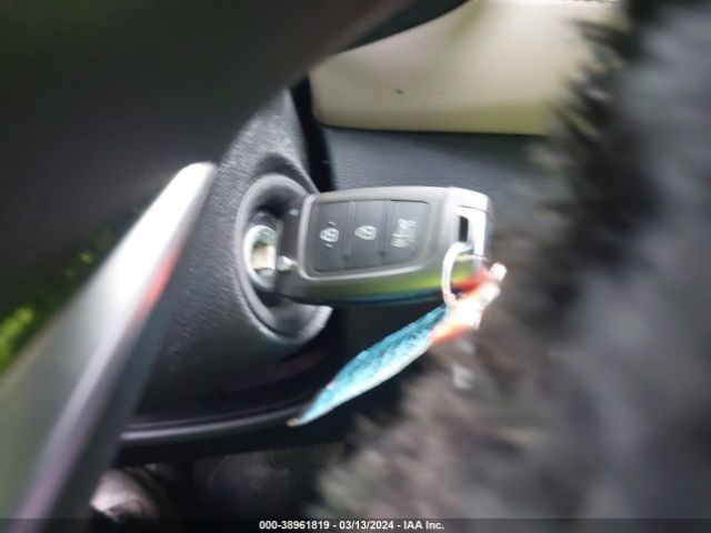 5NMS14AJ1NH408910 Hyundai Santa Fe Se