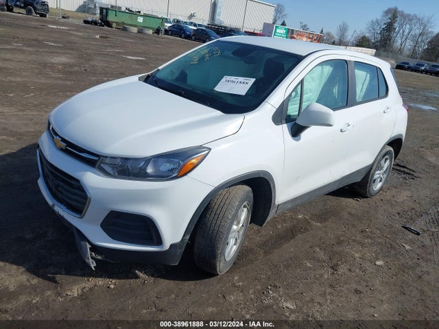 Chevrolet TRAX LS 2018 KL7CJNSB7JB621857 Image 2