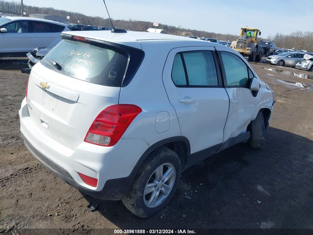 Chevrolet TRAX LS 2018 KL7CJNSB7JB621857 Image 4