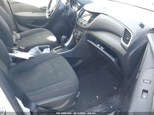 Chevrolet TRAX LS 2018 KL7CJNSB7JB621857 Image 5