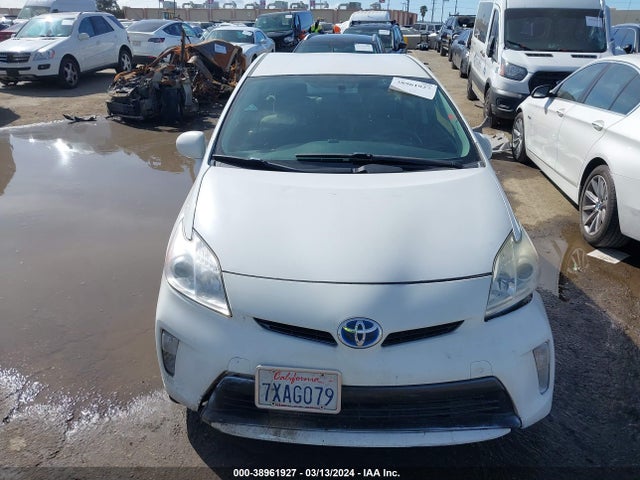 Toyota Prius Two 2015 JTDKN3DU2F1937587 Image 13
