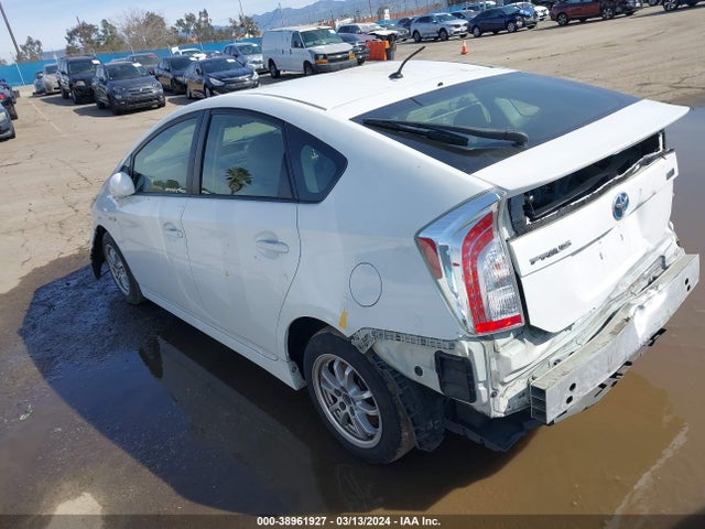Toyota Prius Two 2015 JTDKN3DU2F1937587 Image 3
