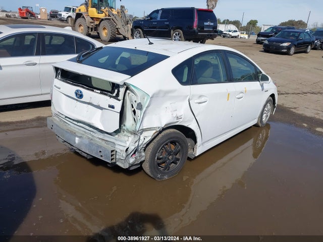 Toyota Prius Two 2015 JTDKN3DU2F1937587 Image 4