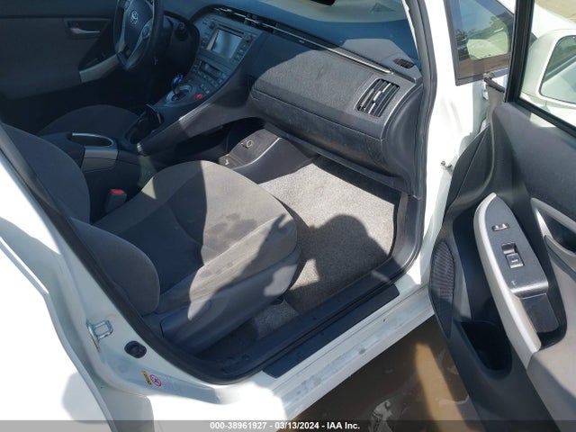Toyota Prius Two 2015 JTDKN3DU2F1937587 Image 5