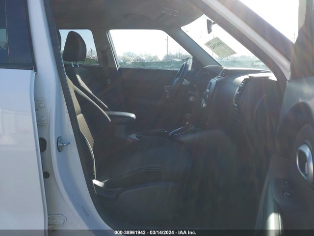 KIA Soul 2014 KNDJN2A23E7002180 Image 5