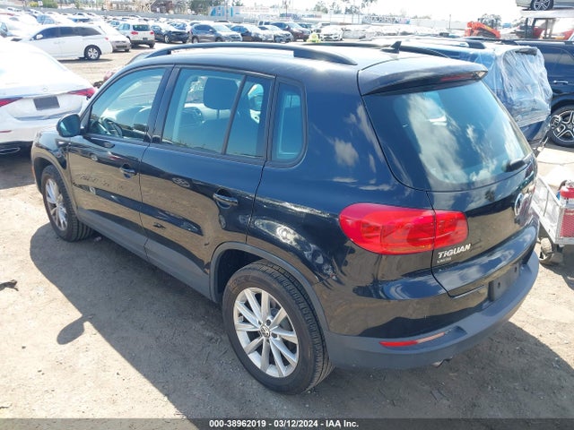 WVGAV7AX7JK003439 Volkswagen Tiguan Limited 2.0t