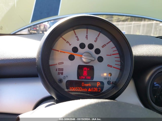 2011 MINI COOPER WMWSU3C50BT093316 Photo 6