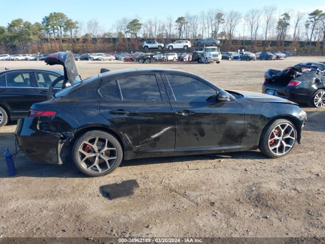 ZARFAEEN5J7577551 Alfa Romeo Giulia Ti Sport Awd