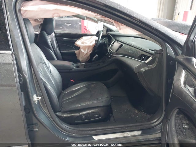 1G4ZP5SS4HU185538 Buick Lacrosse Essence