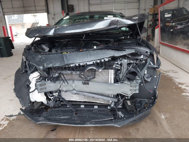 1G4ZP5SS4HU185538 Buick Lacrosse Essence