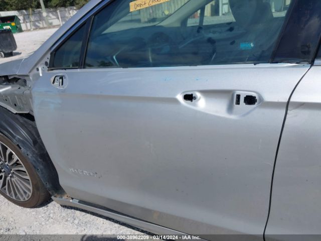 3FA6P0RU5JR206840 Ford Fusion Hybrid Titanium