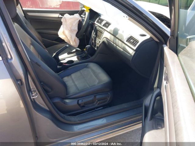1VWAT7A37FC086778 Volkswagen Passat 1.8t Limited Edition