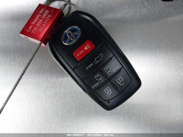 38962471 :رقم المزاد ، 5TDYRKEC8NS119989 vin ، 2022 Toyota Sienna Xle مزاد بيع
