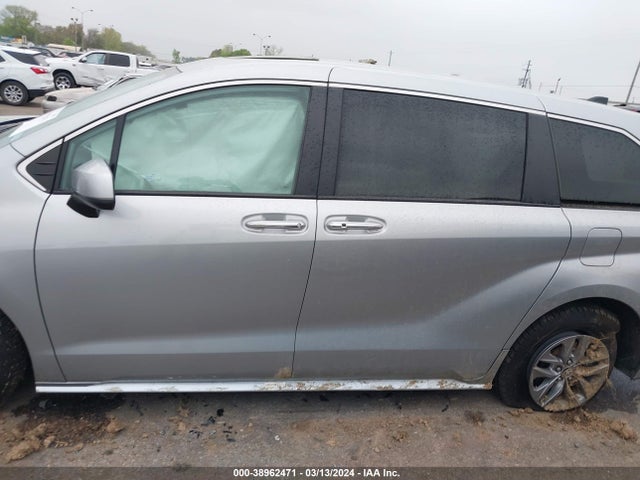 38962471 :رقم المزاد ، 5TDYRKEC8NS119989 vin ، 2022 Toyota Sienna Xle مزاد بيع