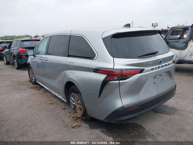 38962471 :رقم المزاد ، 5TDYRKEC8NS119989 vin ، 2022 Toyota Sienna Xle مزاد بيع