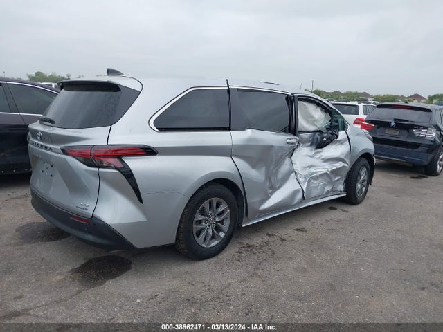 38962471 :رقم المزاد ، 5TDYRKEC8NS119989 vin ، 2022 Toyota Sienna Xle مزاد بيع