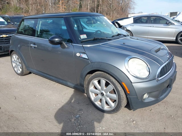 2010 MINI COOPER S WMWMF7C51ATZ71182 Photo 0