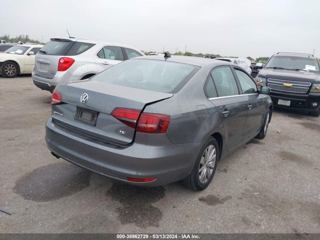 3VWD67AJ5GM393949 Volkswagen Jetta 1.4t Se