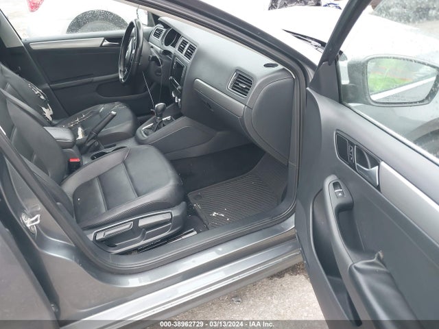 3VWD67AJ5GM393949 Volkswagen Jetta 1.4t Se