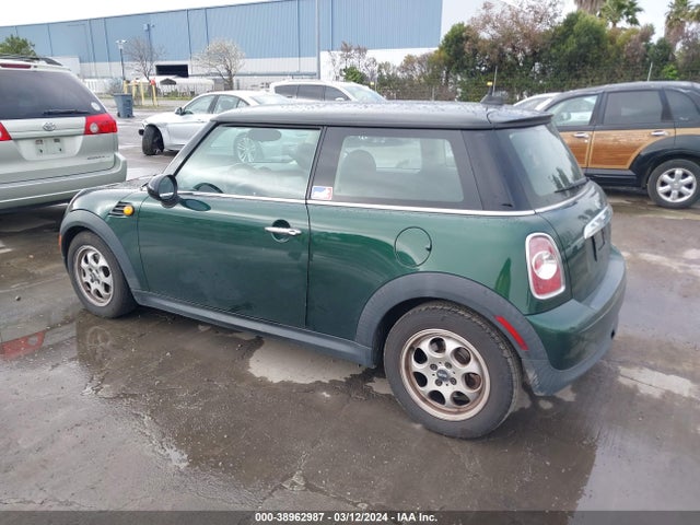 2012 MINI COOPER WMWSU3C5XCT540090 Photo 2