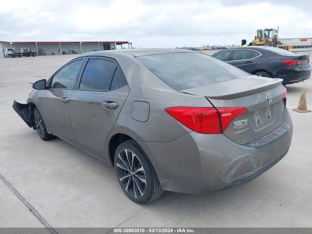 Toyota COROLLA SE 2017 5YFBURHE5HP635427 Image 3